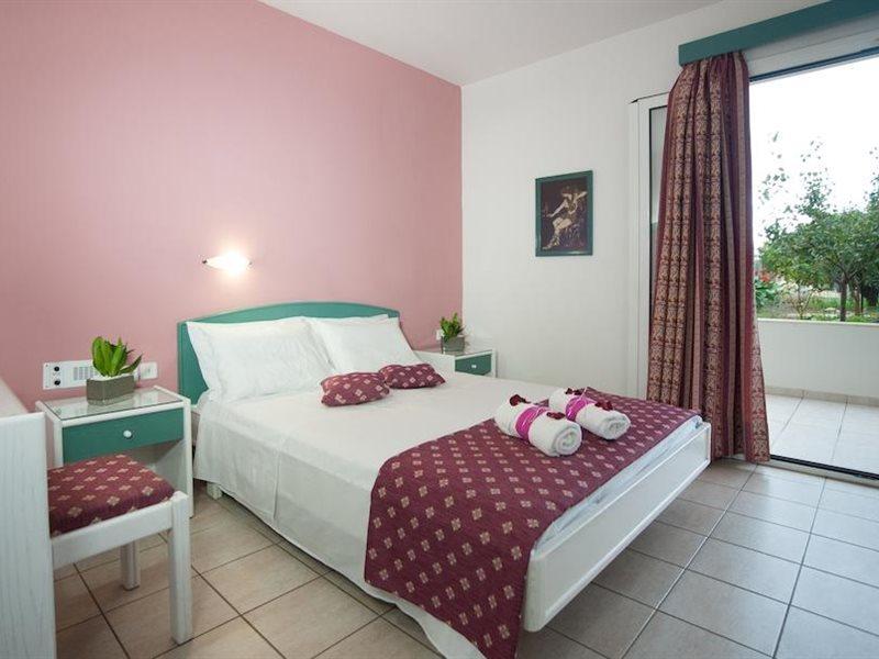 Theoni Apartments Малиа Екстериор снимка