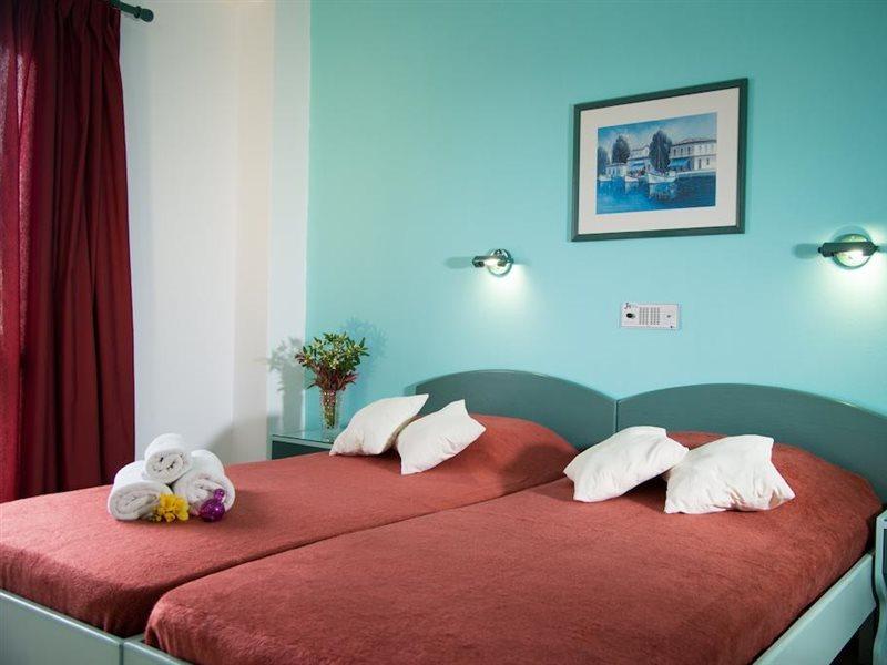 Theoni Apartments Малиа Екстериор снимка