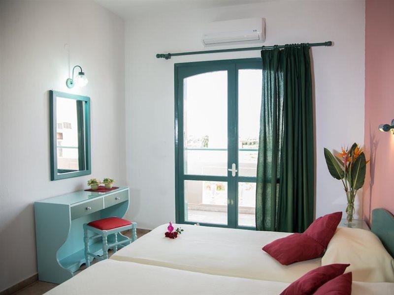Theoni Apartments Малиа Екстериор снимка