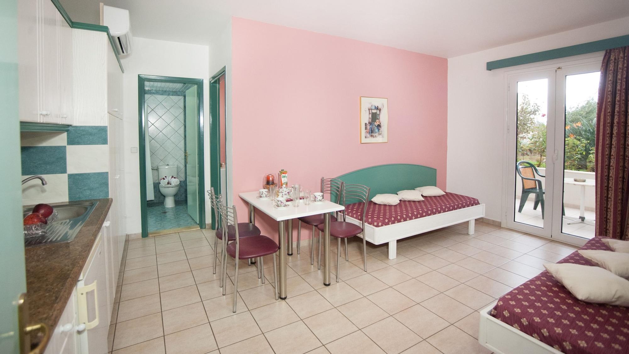 Theoni Apartments Малиа Екстериор снимка