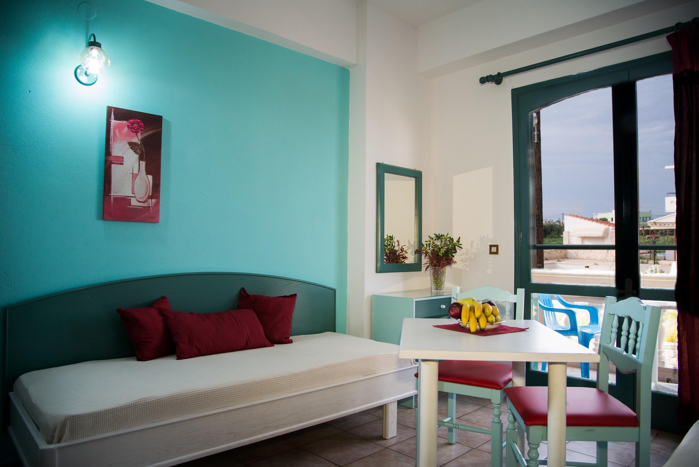 Theoni Apartments Малиа Екстериор снимка