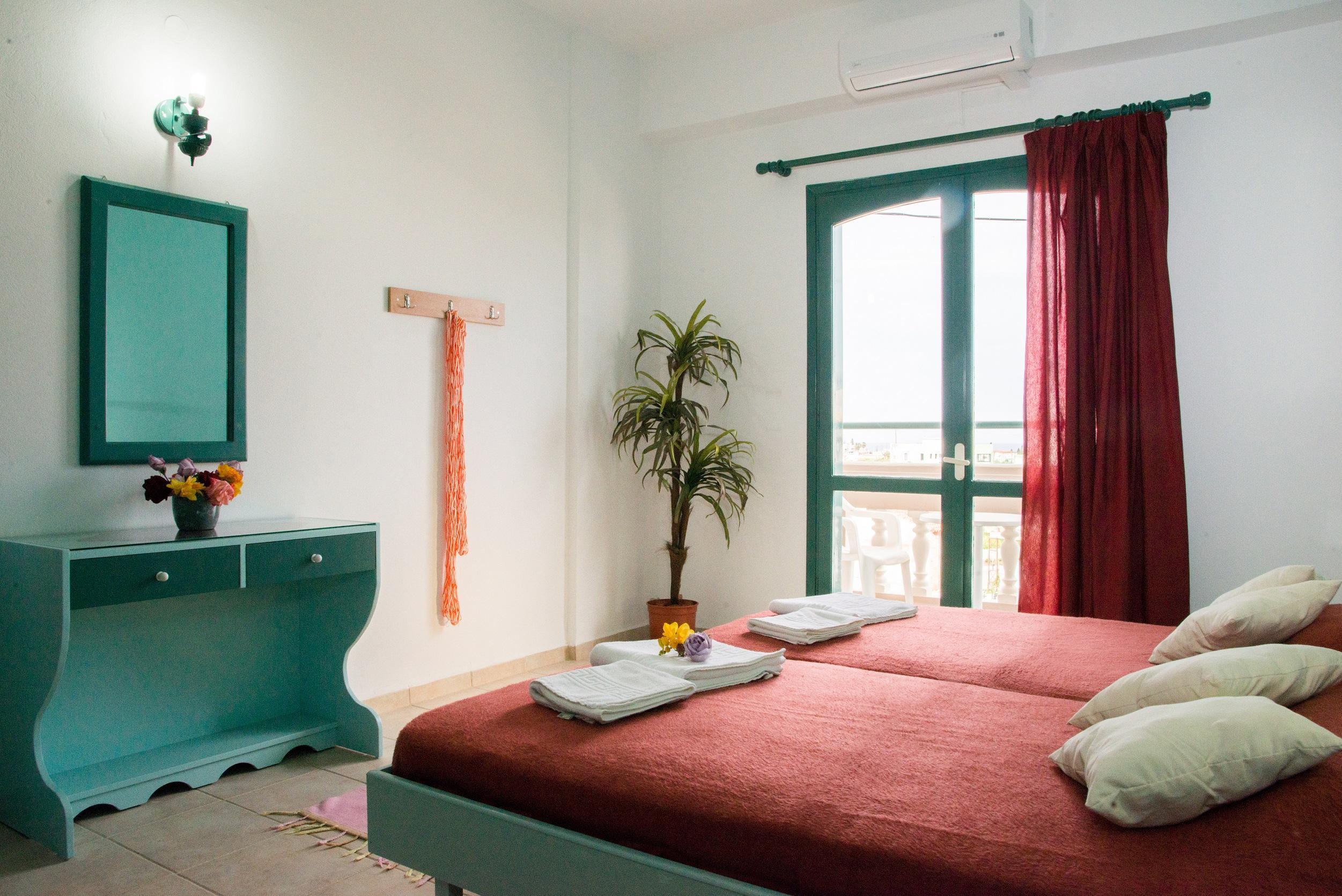 Theoni Apartments Малиа Екстериор снимка
