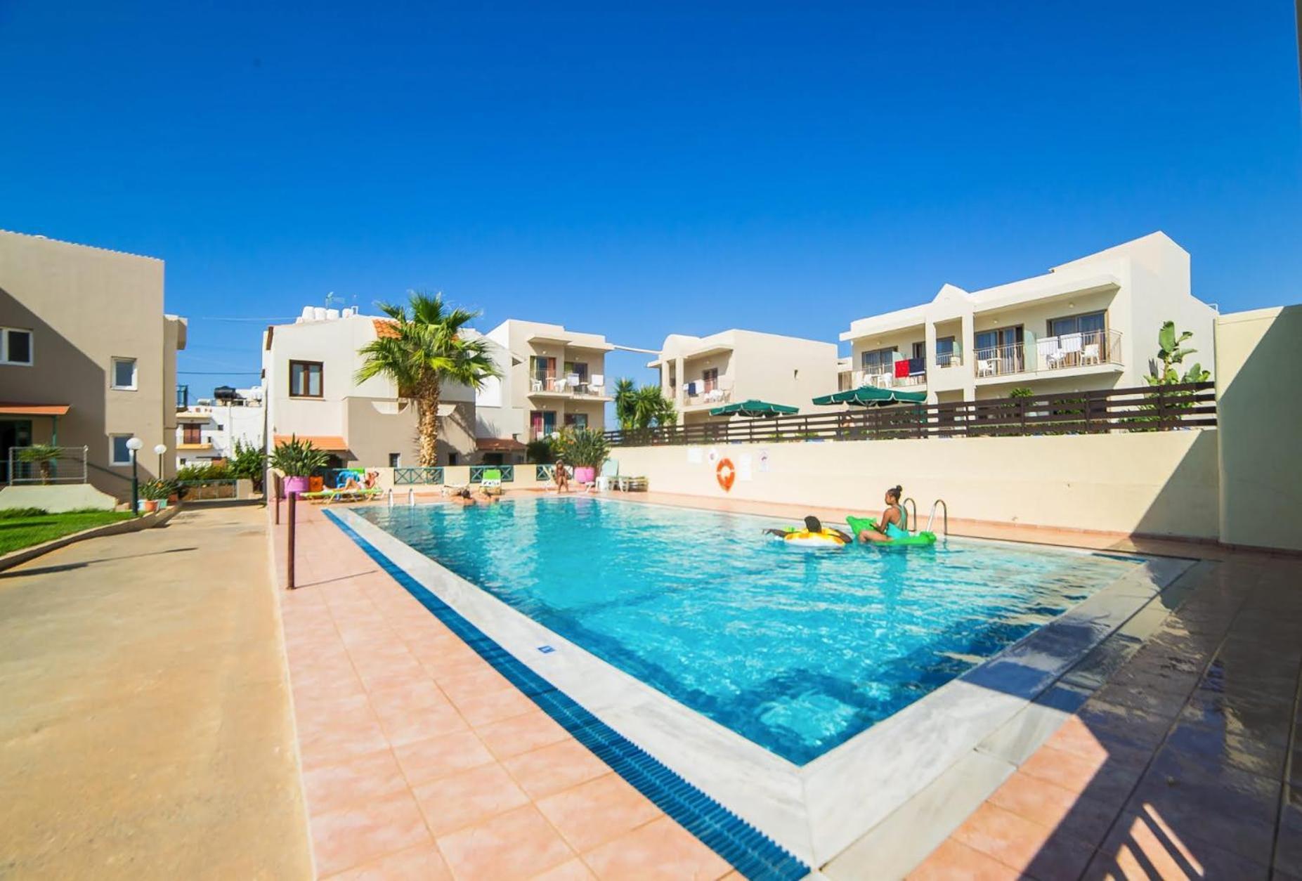 Theoni Apartments Малиа Екстериор снимка