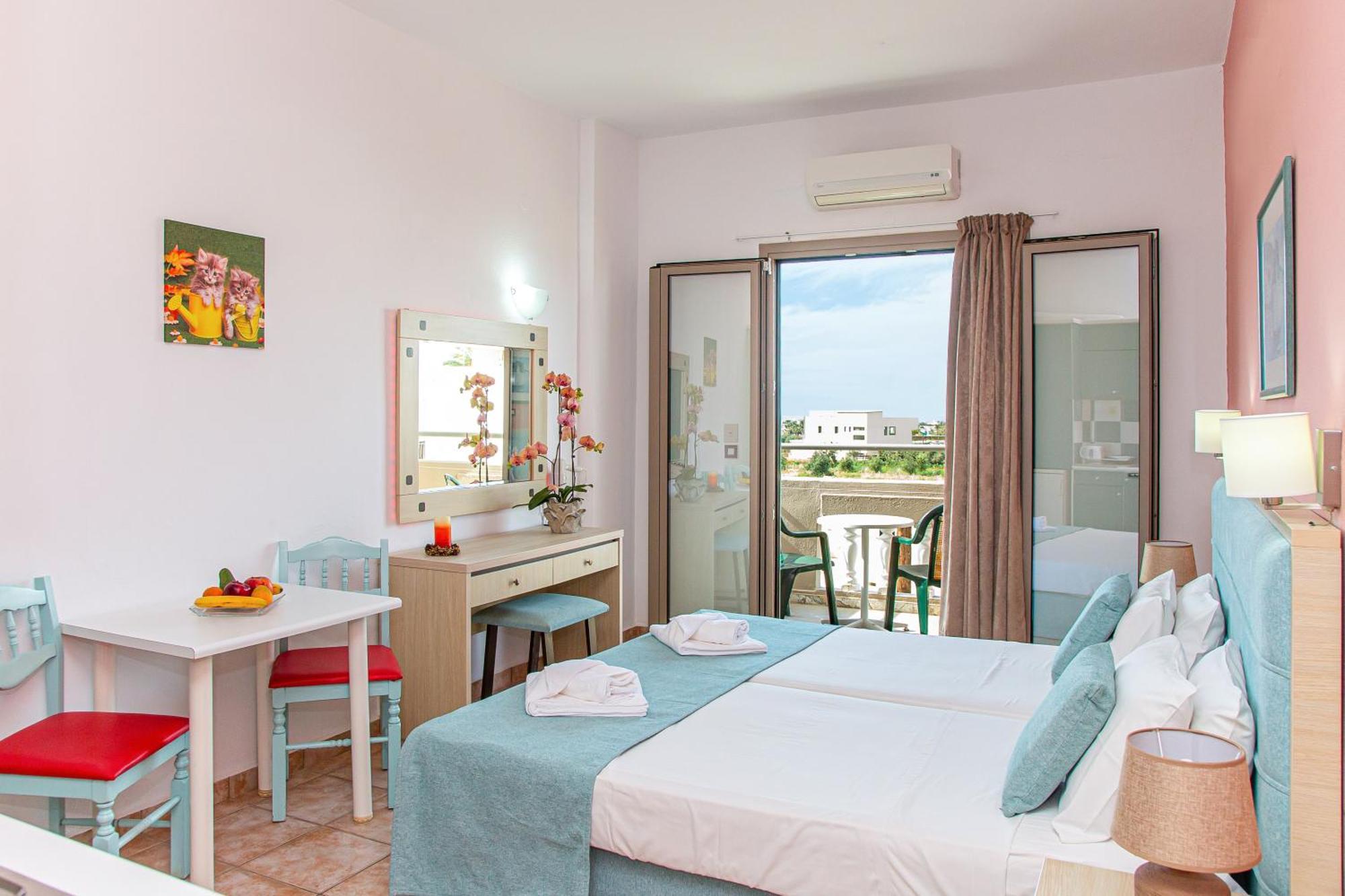 Theoni Apartments Малиа Екстериор снимка