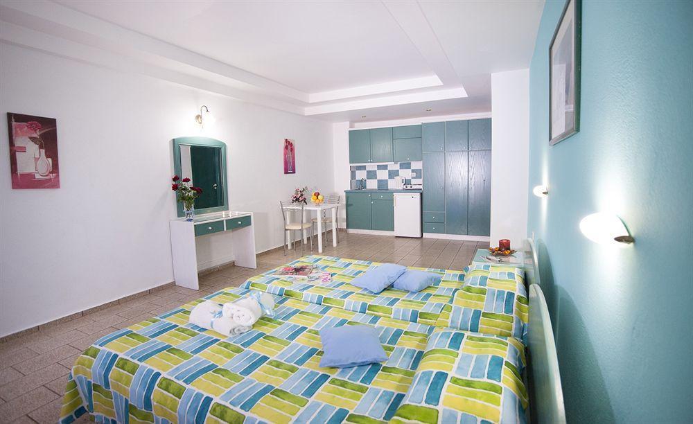 Theoni Apartments Малиа Екстериор снимка